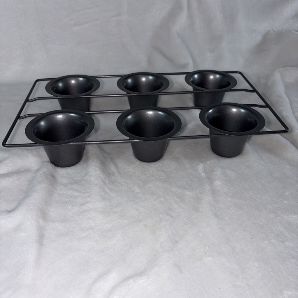 Chicago Metallic Professional 6-Cup Popover Pan with Armor-Glide Coating EUC